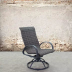 Ensemble de foyer carré 5 pièces Courtyard Casual Santa Fe avec fauteuils à bascule en osier pivotants Comprend un foyer carré et quatre fauteuils à bascule pivotants avec sièges en osier
