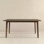 Ensemble de salle à manger 5 pièces en bois massif du milieu du siècle, Teinte noyer brun, Table à bords biseautés et 4 chaises, 4 places