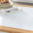 Ensemble de salle à manger rectangulaire 5 pièces Buylateral Tara Farmhouse avec plateau en carrelage et chaises à fuseaux Blanc/Naturel
