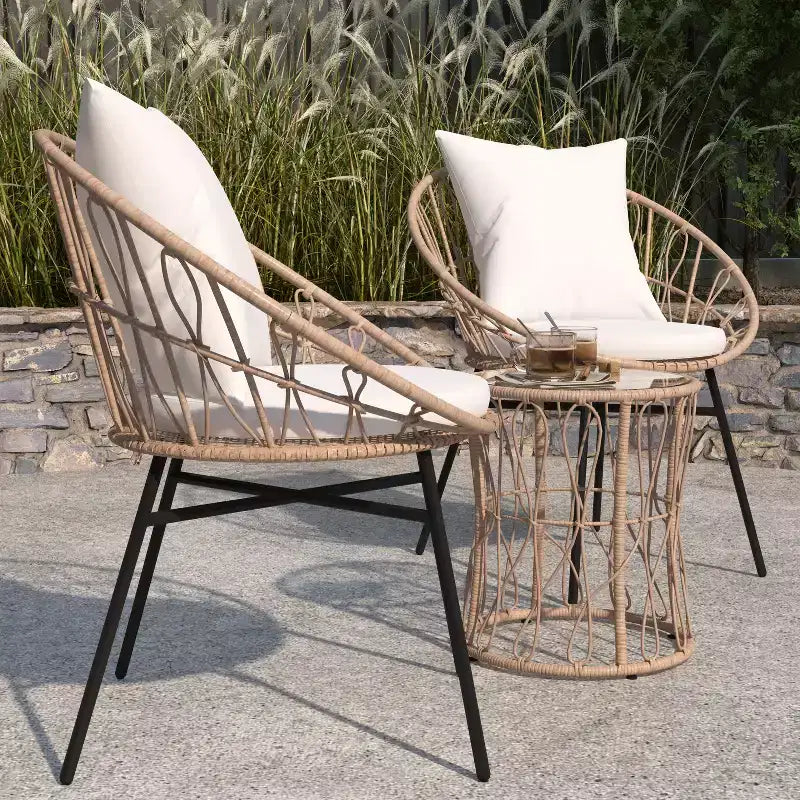Ensemble de patio Merrick Lane 3 pièces avec chaises en rotin tressé, table d'appoint assortie à plateau en verre et coussins pour usage intérieur/extérieur