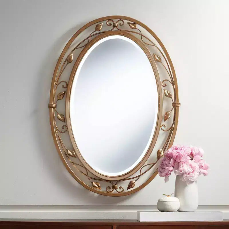 Miroir mural de courtoisie ovale, vintage français, verre biseauté, vigne fleurie, cadre en métal doré, 24 po de large pour salle de bain à domicile