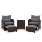 Costway Ensemble de Meubles de Patio en Rotin 5 Pièces avec 2 Ottomans et Table Basse en Verre Trempé Noir/Blanc Cassé/Bleu Marine/Rouge/Gris