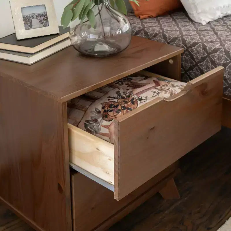 Lit plateforme jumeau et table de chevet Powell Pensy