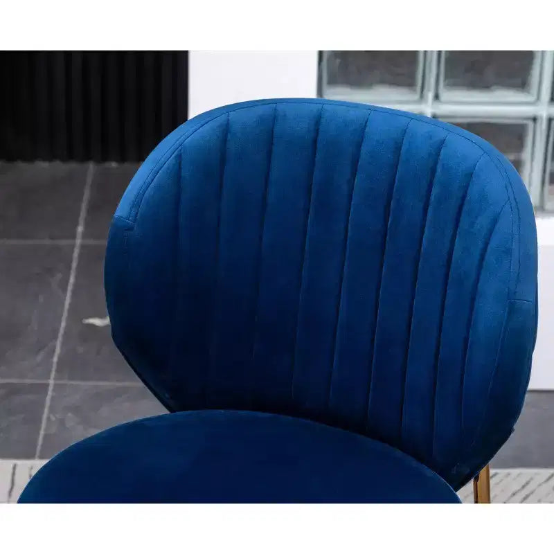 Ensemble de salle à manger contemporain 3 pièces Amoa de Roundhill Furniture, table ronde blanche avec 2 chaises