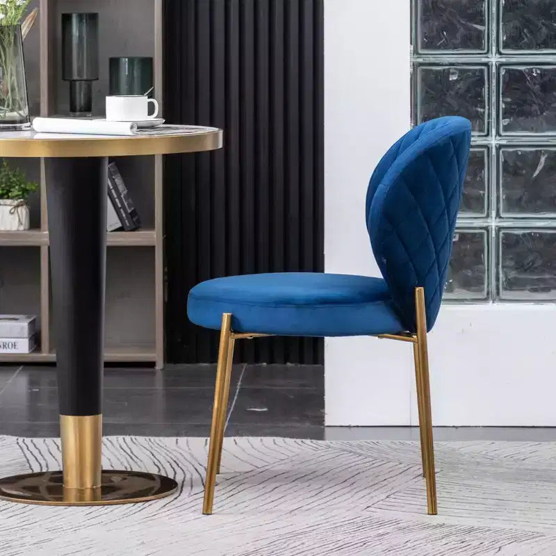 Ensemble de salle à manger contemporain 3 pièces Amoa de Roundhill Furniture, table ronde blanche avec 2 chaises