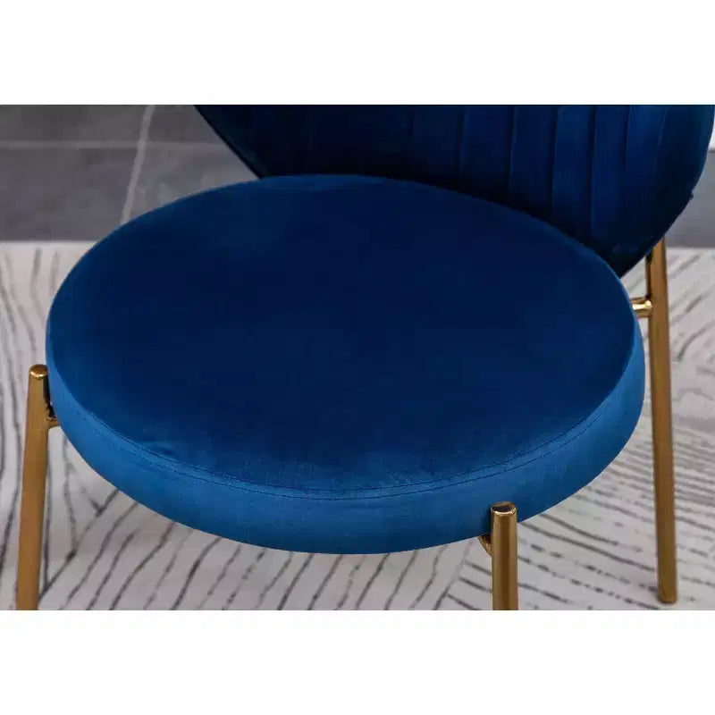 Ensemble de salle à manger contemporain 3 pièces Amoa de Roundhill Furniture, table ronde blanche avec 2 chaises
